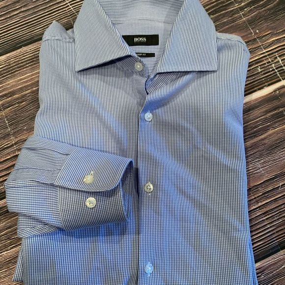 Hugo Boss LS shirt size 16 x 32/33
Excellent Pre-owned Condition - Picture 2 of 6